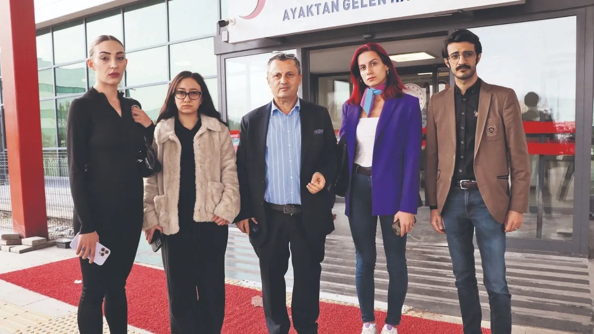 Güllü'nün stüdyodaki mutlu anları yürek burktu! Oğlu Tuğberk'ten duygu dolu doğum günü anması: "İyi ki doğdun meleğim"-8