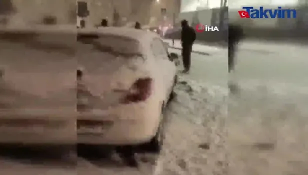 Karla kaplı yolda 10 araç birbirine girdi