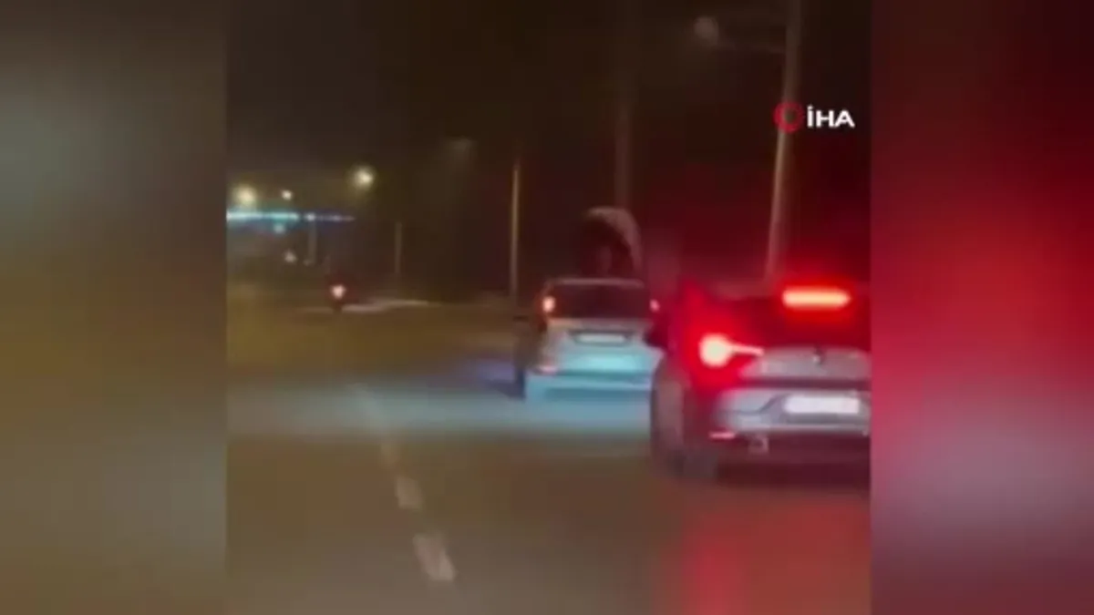 Görenler gözlerine inanamadı! Arabanın üzerinde dans etti!