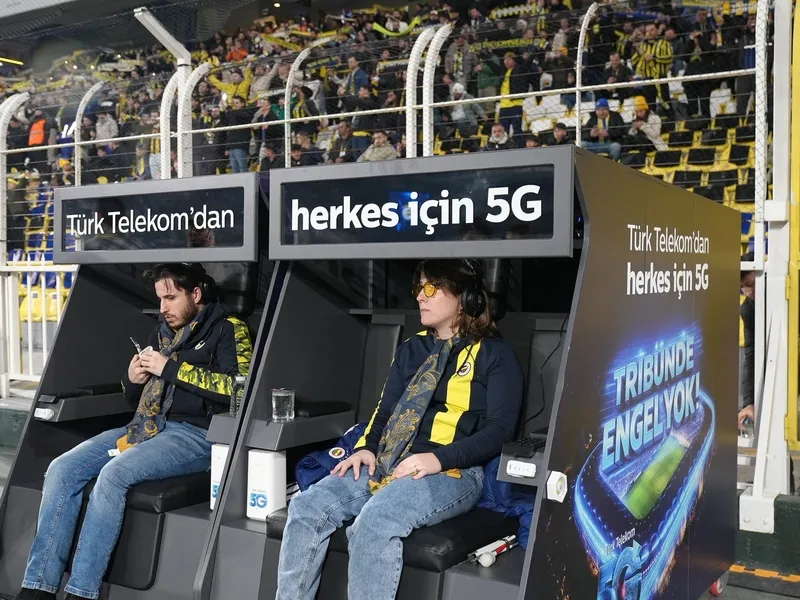 turk-telekomdan-herkes-icin-5g-tribunde-engeller-kalkiyor-1771930412175.jpeg Türk Telekom’dan herkes için 5G: Tribünde engeller kalkıyor-2
