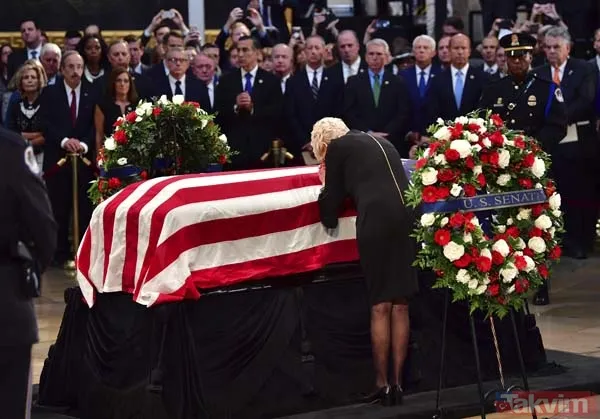 ABD'li Senatör McCain için Kongre'de tören düzenlendi - 9