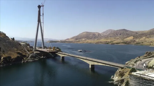 ulastirma-ve-altyapi-bakani-adil-karaismailoglu-yeni-komurhan-koprusu-icin-tarih-verdi-1601470587899.jpg Son dakika: Ulaştırma ve Altyapı Bakanı Adil Karaismailoğlu, Yeni Kömürhan Köprüsü için tarih verdi!-4