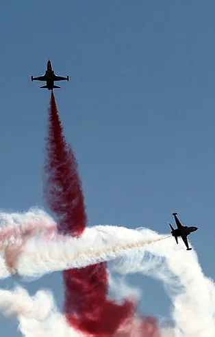 Türk yıldızları İstanbul Yeni Havalimanı'nda...