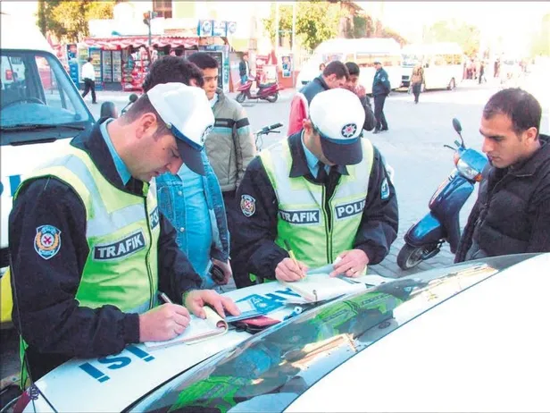 trafik-cezalarina-cifte-indirim-yi-ufe-tutarinin-yuzde-90i-silinecek-1605732545954.jpeg