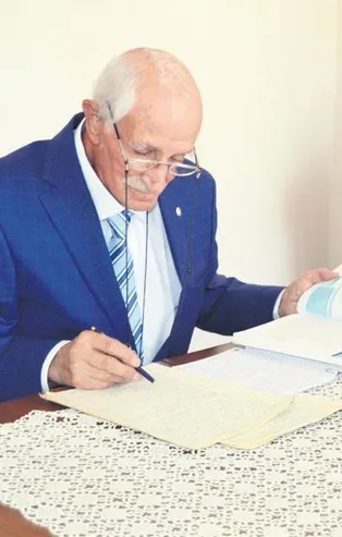 86 yaşındaki ikinci üniversiteden mezun oldu