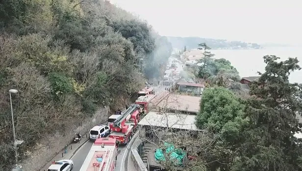 beykoz-anadolu-hisarinda-is-yeri-yangini-dumanlar-bogazi-kapladi-1669720104472.jpeg Beykoz Anadolu Hisarı'nda iş yeri yangını: Dumanlar Boğazı kapladı-3