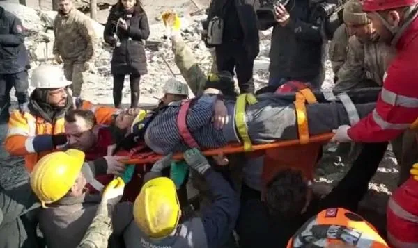 Canlı yayında peş peşe umut haberleri! İnanç, umut ve mucizenin adı 16 yaşındaki Hedil!-7