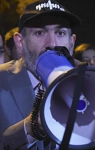 Soros medyasının inşa ettiği sahne tel tel dökülüyor! Paşinyan'ın fişini çektiler