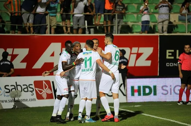Alanyaspor Kasımpaşa'yı farklı geçti! Alanyaspor 4-1 Kasımpaşa (Maç sonucu)