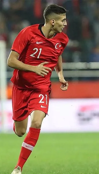 Zor hedef Mert Müldür! Trabzonspor harekete geçti...-1