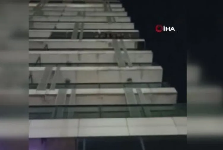 Mendil sallayınca kurtarıldılar