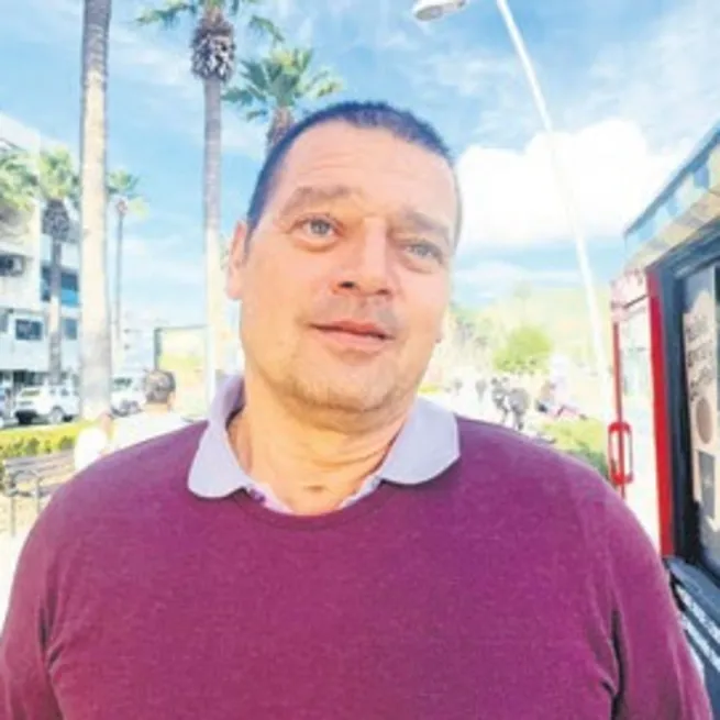 Dokuz canlı adam