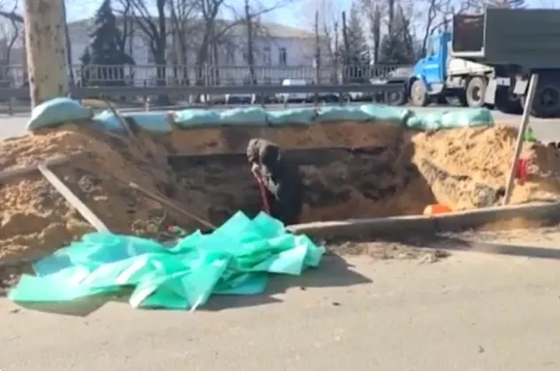 Son dakika: Kiev'deki siviller direniyor! Hendek kazmaya başlandı