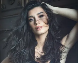 O ödülü Burcu Kıratlı kaptı!