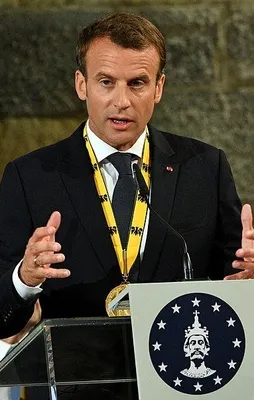 Fransa'da peçesini açmayı reddeden Müslüman kadını 3 ay hapis cezası