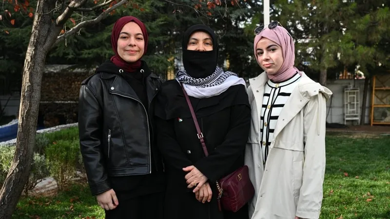 gazzeden-ankaraya-umut-yolculugu-meryemin-erdogan-hayali-gercek-oldu-1773590296425.jpeg Gazze’den Ankara’ya umut yolculuğu: Meryem’in Erdoğan hayali gerçek oldu-6