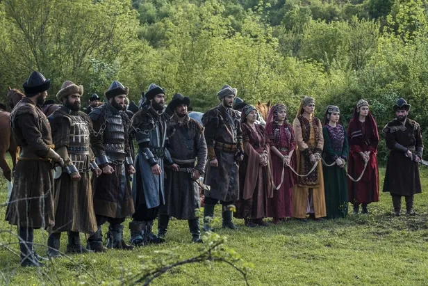 dirilis-ertugruldaki-rolunu-hafizadan-silin-dunyaca-unlu-diziyle-geri-donuyor-1678975133666.jpg Dünyaca ünlü diziyle geri dönüyor! Diriliş Ertuğrul'daki rolünü hafızadan silin!-5