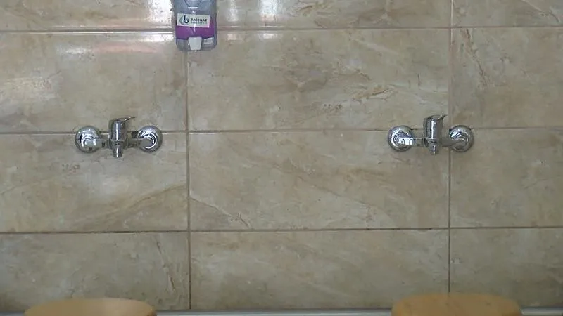 Şadırvan muslukları yenilendi. (DHA)