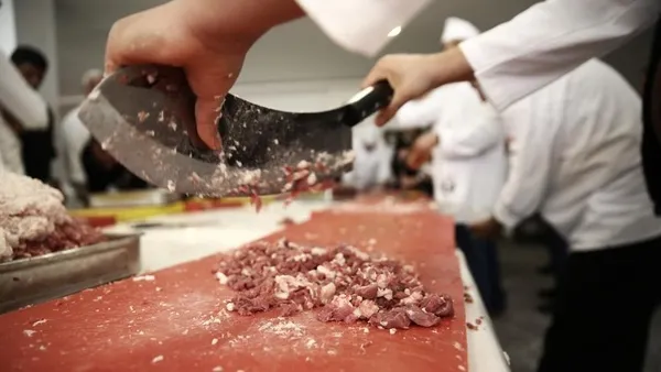 adana-ile-sanliurfa-arasinda-en-lezzetli-kebap-tartismasi-yeniden-alevlendi-1603443275886.jpg Adana ile Şanlıurfa arasında "en lezzetli kebap" tartışması yeniden alevlendi-4