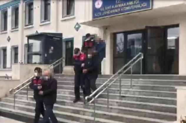 İstanbul'da tefecilere şafak baskını! Operasyon anı kamerada