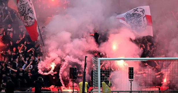 Ajax - Feyenoord maçı tatil edildi