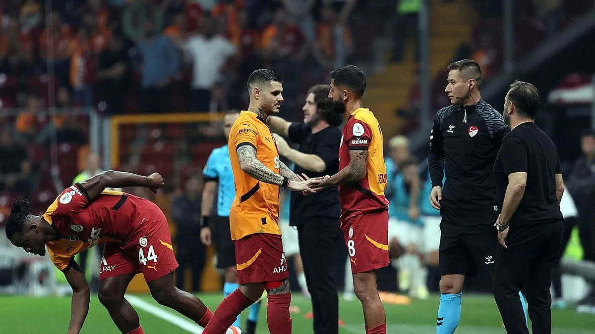 Galatasaray'da 3 yıldız kadroda yok!