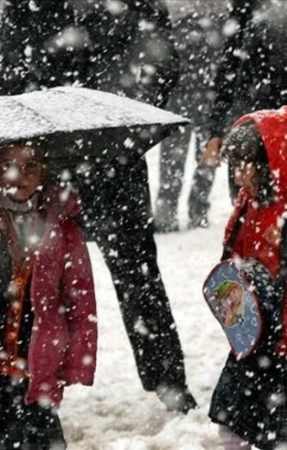 11 Mart Cuma Erzurum'da okullarda ders var mı yok mu? ⛄ Erzurum'da bugün okullar tatil mi? Erzurum Valiliği açıklaması…