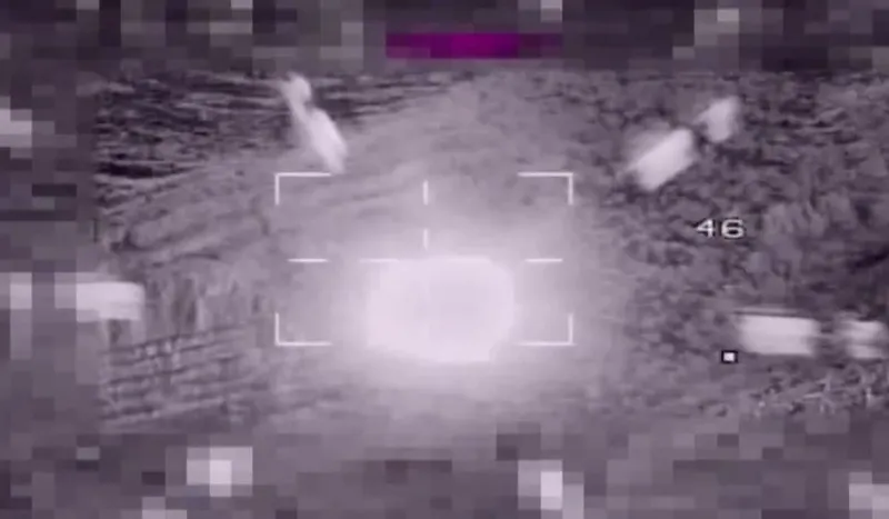 mehmetcigin-nefesi-teroristlerin-ensesinde-irakin-kuzeyinde-9u-daha-sari-torbaya-1720776719615.jpg Mehmetçiğin nefesi teröristlerin ensesinde: Irak'ın kuzeyinde 9'u daha sarı torbaya!-2