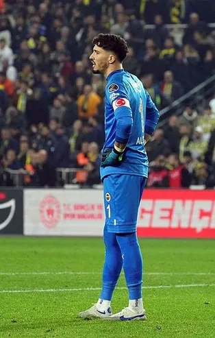 Fenerbahçe'den Altay Bayındır hamlesi! Yanına o isim geliyor