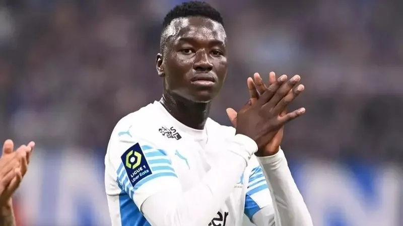 galatasaraya-bedava-bir-yildiz-daha-michy-batshuayi-sonrasi-bu-kez-de-orta-saha-icin-sicak-gelisme-1719854646324.jpeg Galatasaray'a bedava bir yıldız daha! Michy Batshuayi sonrası bu kez de orta saha için sıcak gelişme-7