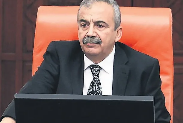 Sırrı Süreyya Önder kalp krizi geçirdi