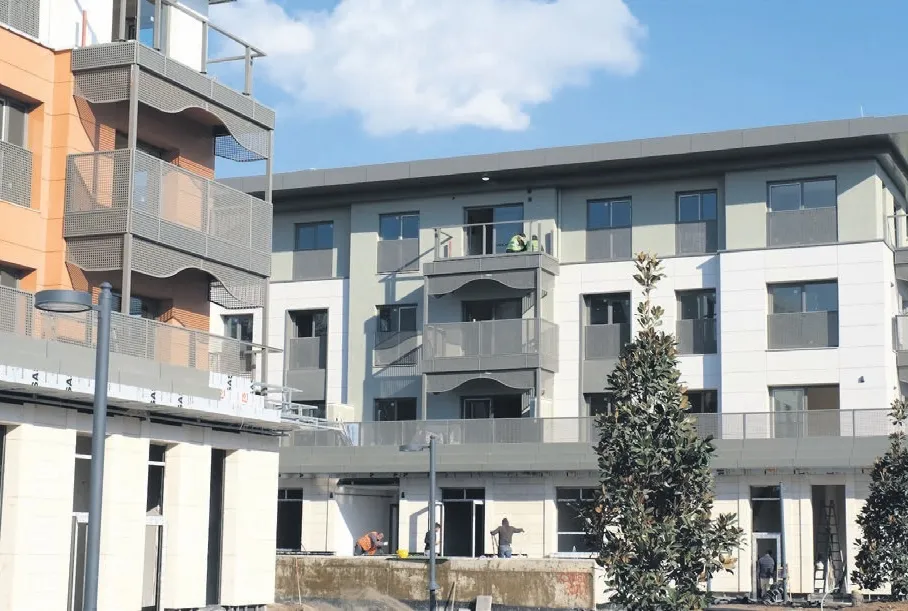 200 bin depremzede yeni evine kavuşuyor