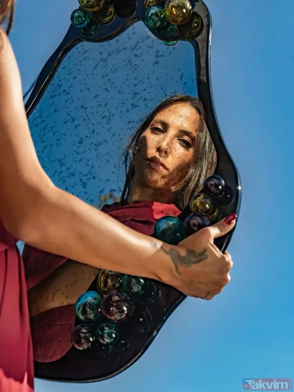 Hülya Avşar'ın kızı Zehra Çilingiroğlu Paris'te markasını tanıttı! Büyük anne ve babasıyla paylaşımları kalpleri ısıttı - 13