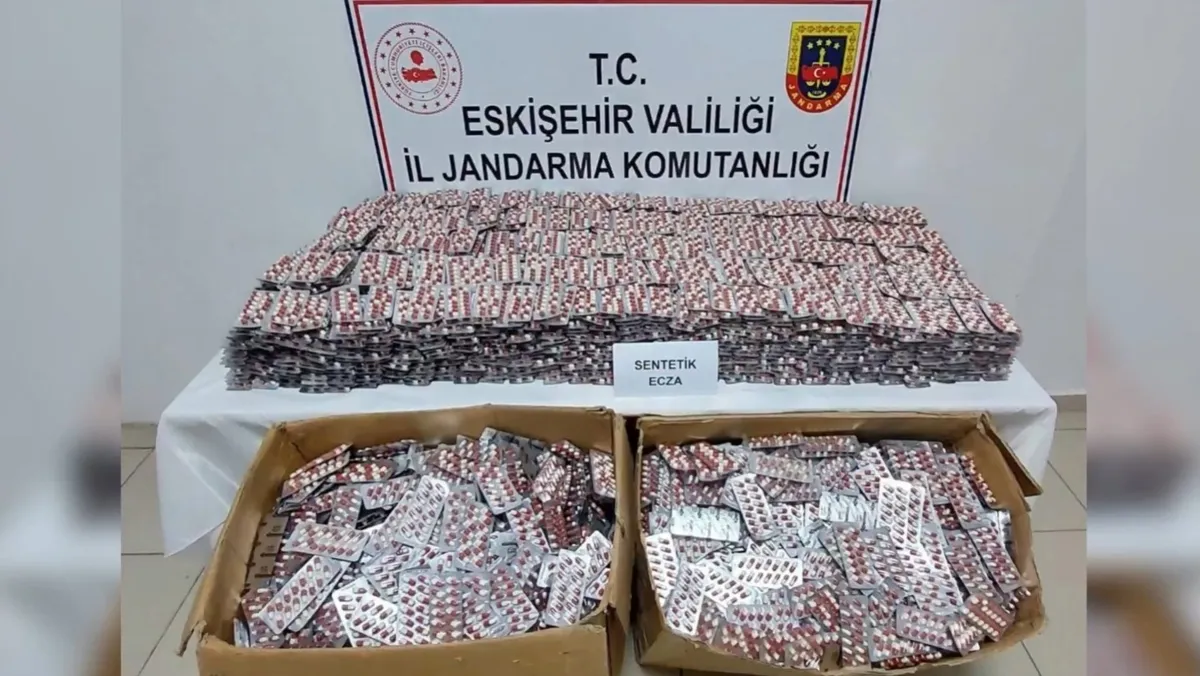 1786435896627.jpg 7 bin personelle 28 ilde uyuşturucu operasyonu: 96 şüpheli yakalandı... Tonlarca zehri sosyal medyada pazarladılar-9
