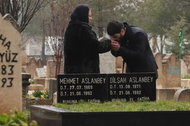 Hercai hayranlarından şok eden hareket! Hercai 10. yeni bölüm fragmanı izle