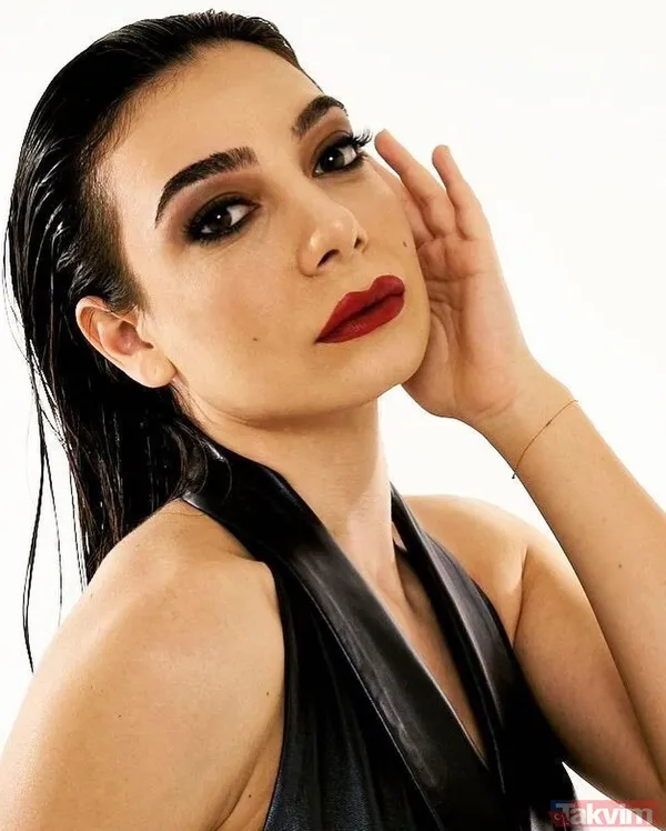 Alemin Kralı'nın Oben’i Birsu Demir sosyal medyayı yaktı kavurdu! Bikinili kano pozunu paylaştı Dua Lipa ile benzerliği… - 4