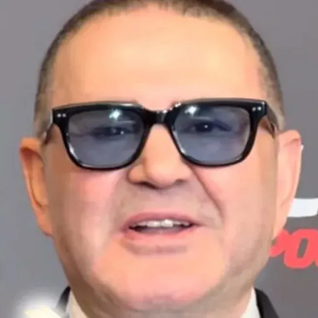 safak-sezerin-botokslu-son-haline-elestiri-yagdi-1767772552851.jpg Şafak Sezer’in botokslu son haline eleştiri yağdı-4