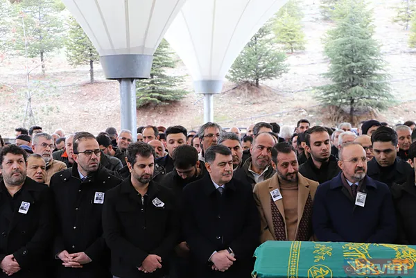 Usta Yazar Bülent Akyürek'e veda: Son yolculuğuna uğurlandı - 12