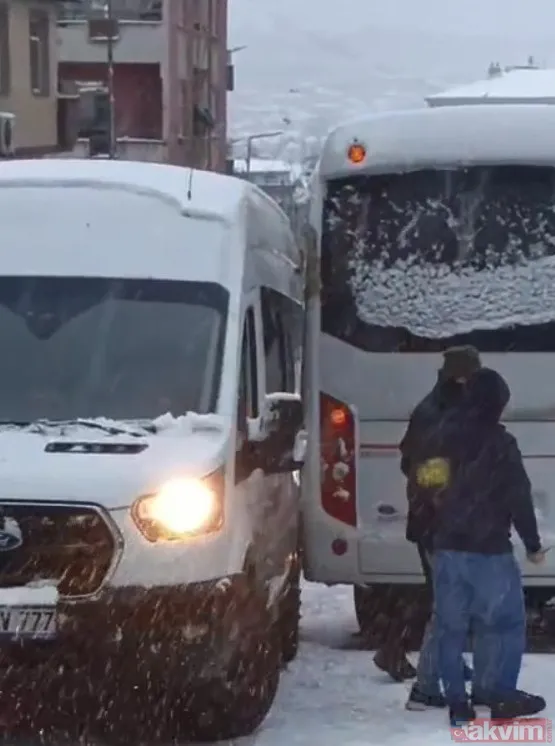 İstanbul’da kar yağdı trafik kilitlendi! İETT otobüsleri yine yolda kaldı - 26