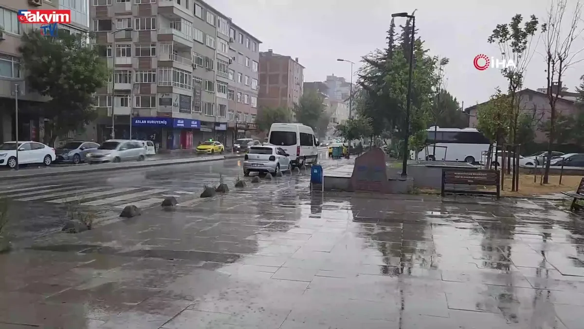 İstanbul'da sağanak yağış etkili oldu