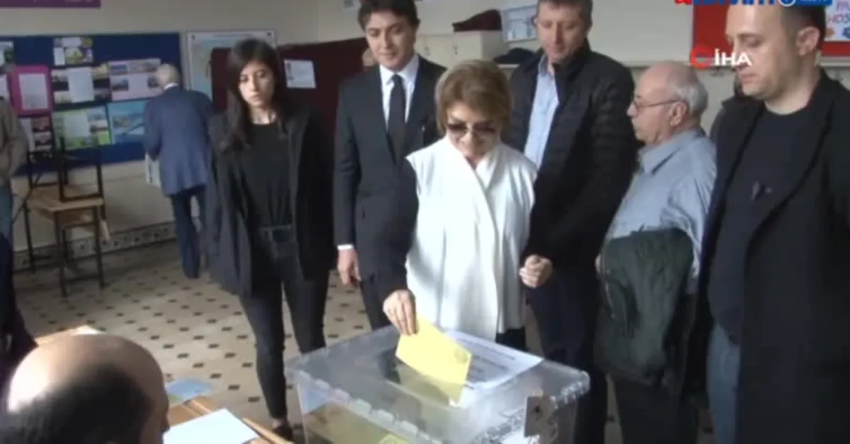Eski Başbakan Tansu Çiller oyunu kullandı