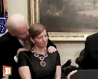 SON DAKİKA: Sosyal medya bu videoyla çalkalanıyor: ABD Başkan adayı Joe Biden için tacizci iddiası
