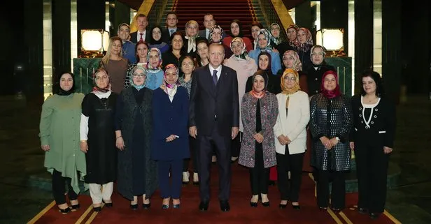 Başkan Erdoğan halı fabrikası çalışanlarını kabul etti