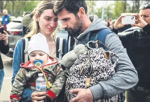 ab-rusyadan-petrol-alimini-durdurmak-icin-en-buyuk-rus-bankasi-ve-3-televizyonuna-yaptirim-karari-aldi-1651695388200.jpeg AB Rusya'dan petrol alımını durdurmak için en büyük Rus bankası ve 3 televizyonuna yaptırım kararı aldı-3