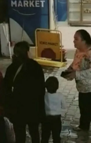 Çocuklarının gözü önünde eşini bıçakladı