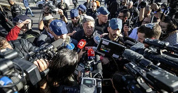 Terör devleti İsrail’de bireysel silahlanma krizi! Katliam hazırlığına karşı çıkan yetkili istifa etti: Şeker gibi silah dağıtıyorlar