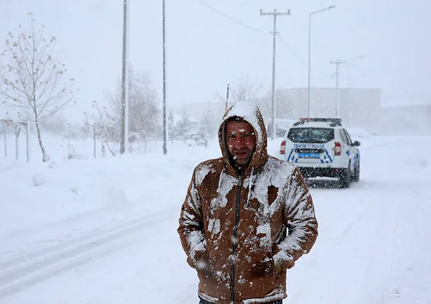 21-aralik-sali-mus-bingol-bilecik-karabuk-okullar-tatil-mi-yarin-kar-nedeniyle-hangi-illerde-okullar-tatil-2021-1639998800960.jpg Yarın kar nedeniyle hangi illerde okullar tatil 2021? 22 Aralık Çarşamba Muş, Bingöl, Bilecik, Karabük okullar tatil mi?-11