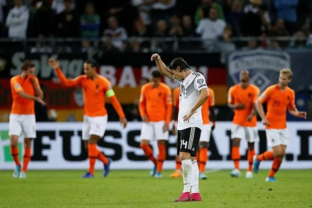 Hollanda'dan tarihi Almanya galibiyeti!-3