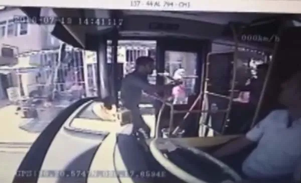 Malatya'da otobüs şoförüne satırla saldırdı - 7