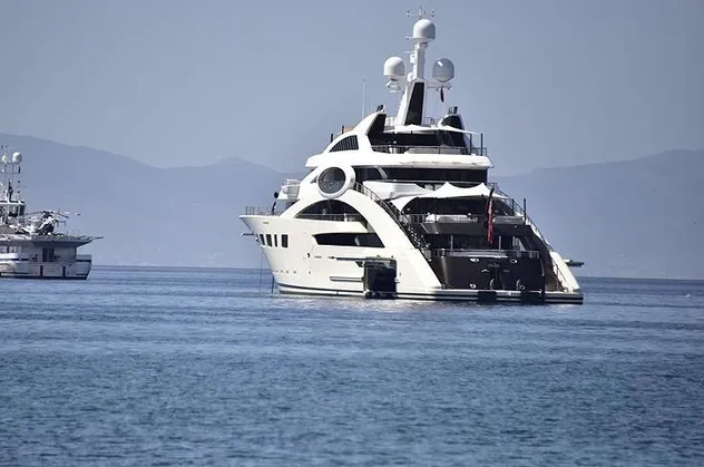 Türkiye kıyılarını doldurdular! Rus oligarklar Türkiye’ye demir attı